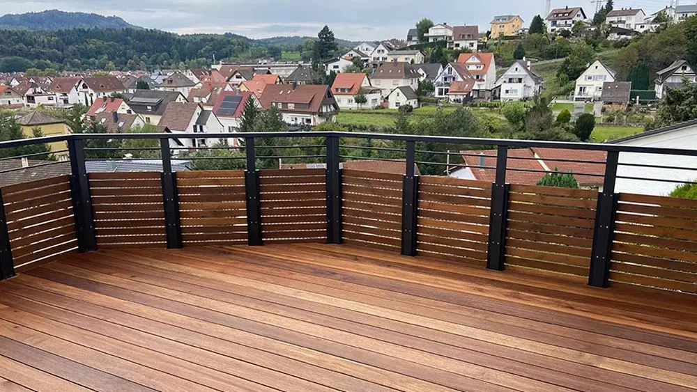Terrassendiele Guyana Teak/Angelique/Basralocus KD, 25x140mm, Länge 3,95m, glatt/glatt, nachsortiert (A/B) Terrassendiele Guyana Teak/Angelique/Basralocus KD, 25x140mm, Länge 3,95m, glatt/glatt, nachsortiert (A/B)