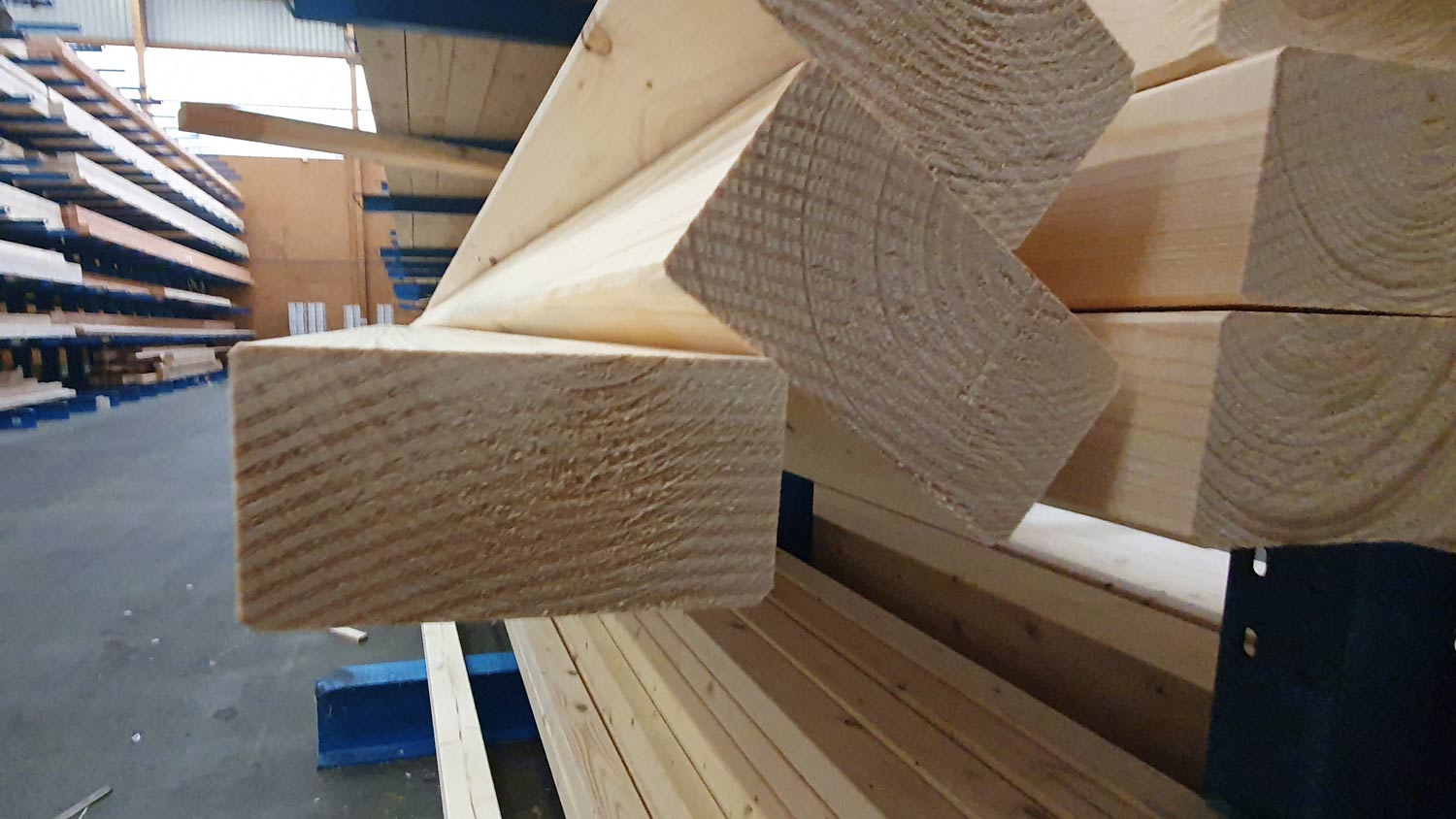 Konstruktionsvollholz Fichte KVH-NSi, 60x120mm, Länge 13,00m, gehobelt, gefast