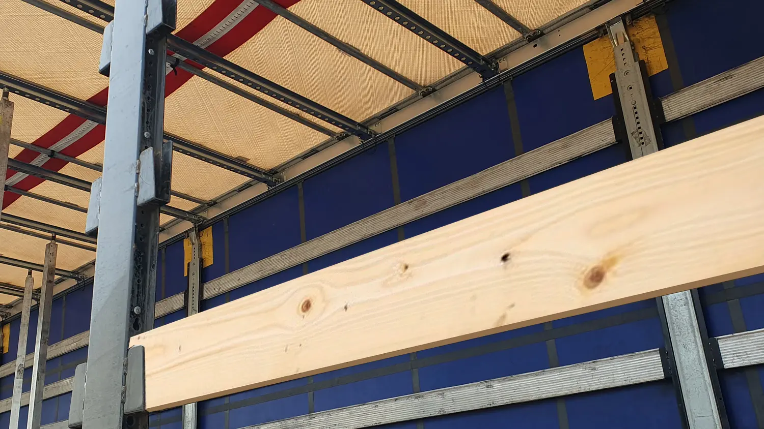 Fichte Rungenbretter/ Einsteckbretter/ Seitenbretter für LKWs, 24x120mm, Länge 3,25m