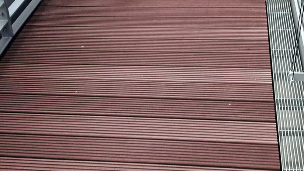 Terrassendiele Bongossi 35x140mm, Länge 2,00m, grob/glatt, Sichtseite grob Terrassendiele Bongossi 35x140mm, Länge 2,00m, grob/glatt, Sichtseite grob